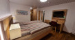Nuit en chambre double moderne avec buffet de petit-déjeuner (2 personnes)